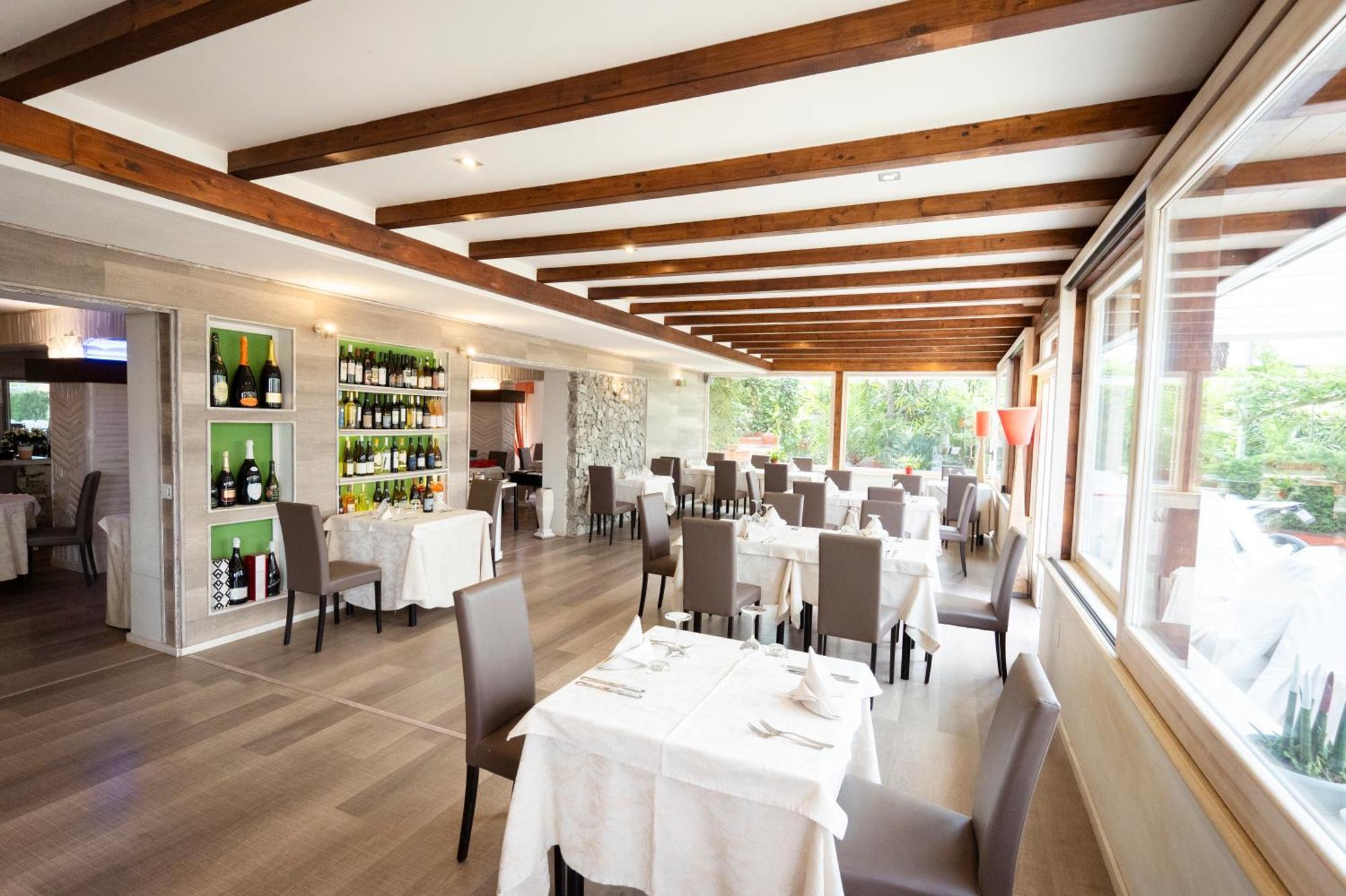 Hotel Ristorante Le Rose Briatico Exterior foto
